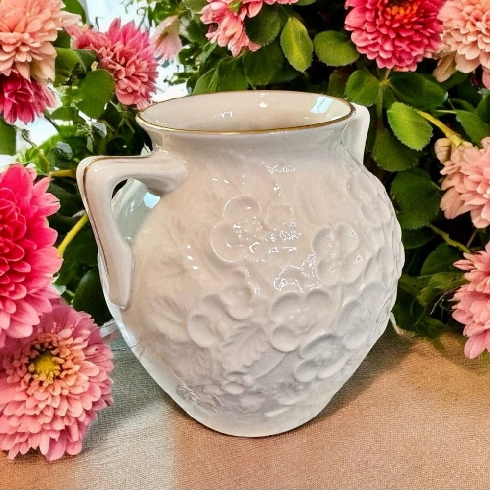 Lenox Dogwood Blossom Porcelain Ivory With 24k Gold Trim Double Handle Vase